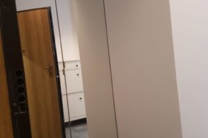 G5 Szafa z lustrem